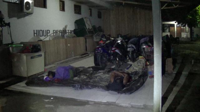 Polres Bolmong Diduga Terlantarkan 10 Tahanan WNA